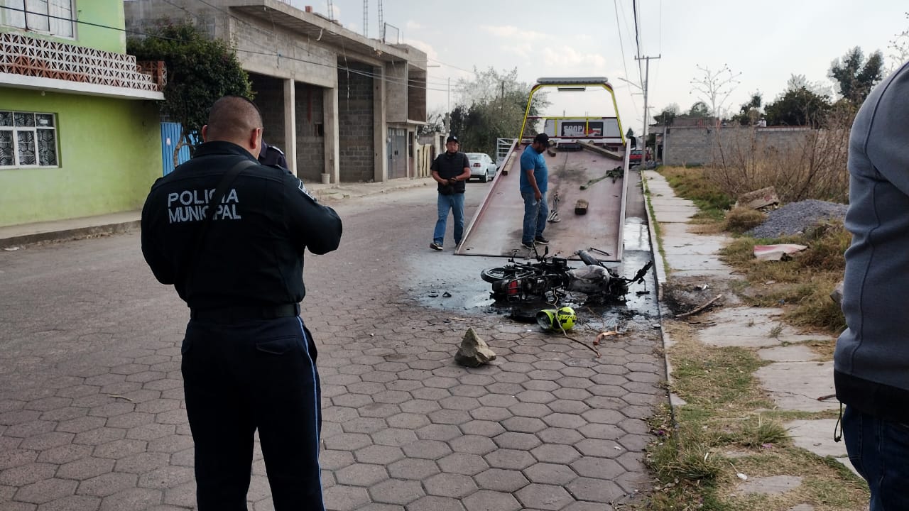 Detienen policías de Xiloxoxtla a presunto ladrón capturado por vecinos